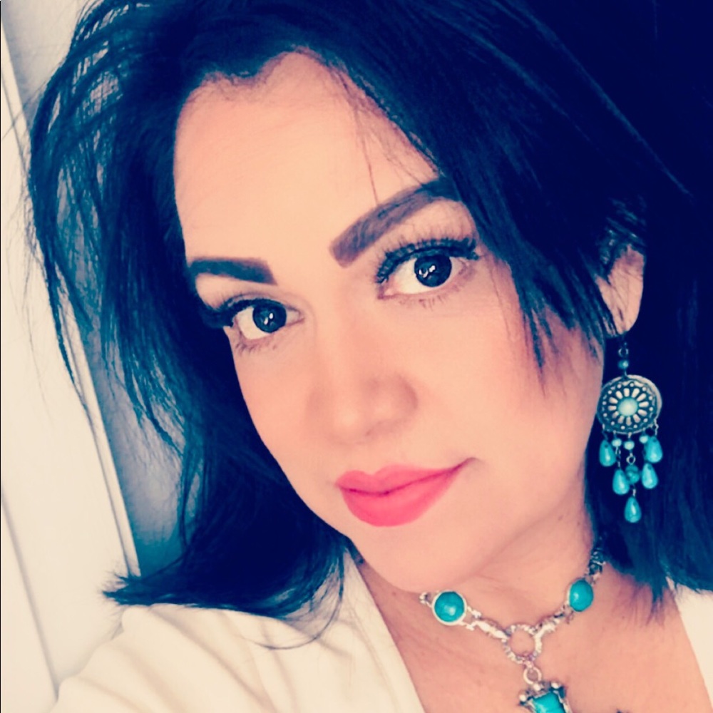 Meet your Posher, Marie